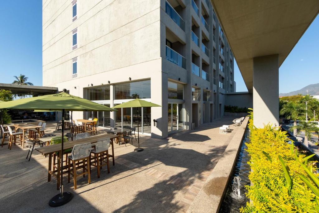 Nespecifikovaný výhled na hory nebo výhled na hory při pohledu z hotelu