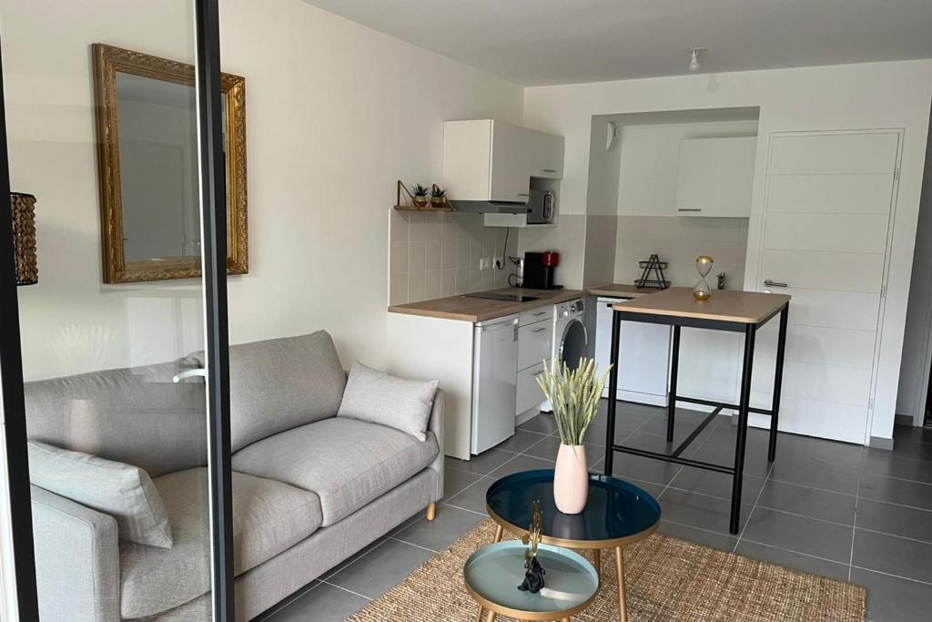 Zdjęcie z galerii obiektu Charming 45m in Bormes les Mimosas w mieście Bormes-les-Mimosas