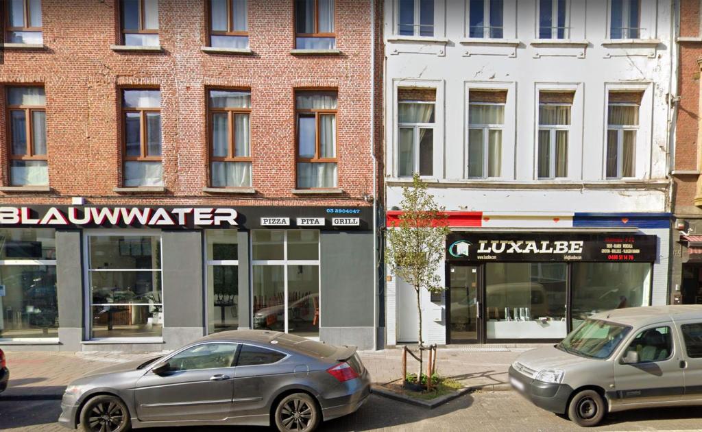 OneLuxStay near Fashion District - Resim 31