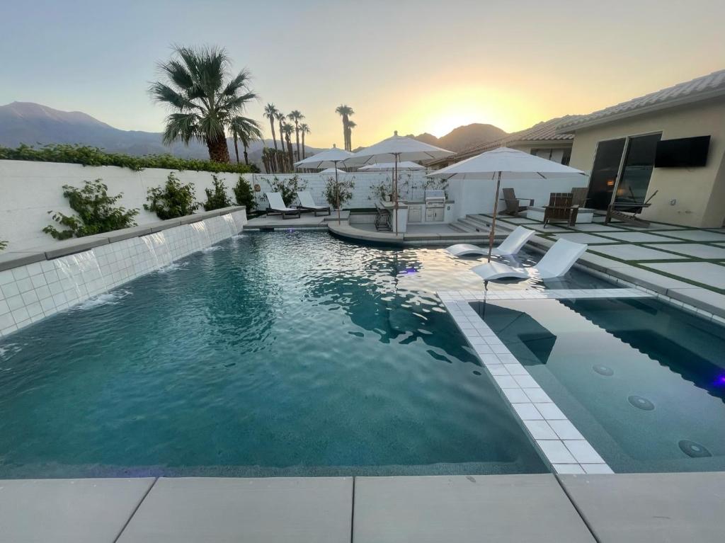 NEW Listing in La Quinta Stunning Vacation Home!, La Quinta (updated