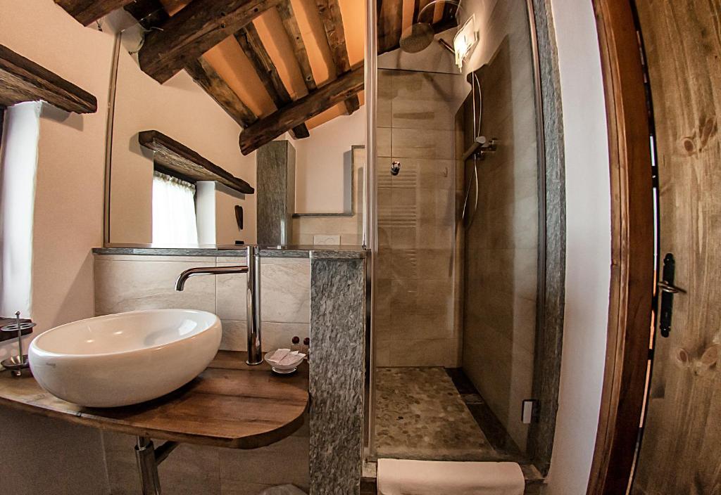 Koupelna v ubytování Agriturismo Rivet d'Or