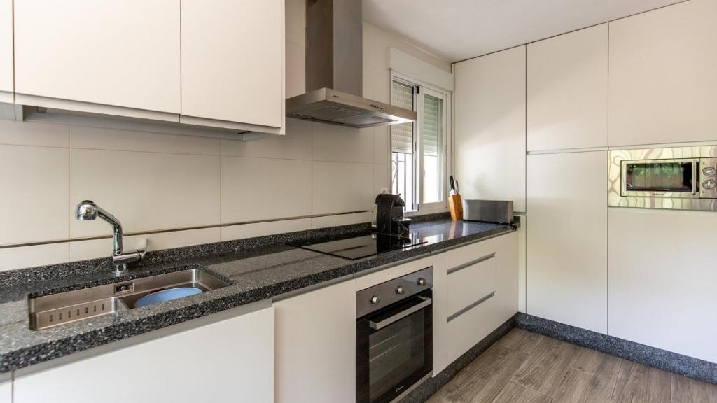 A kitchen or kitchenette at Chalet Brillante Córdoba by Ruralidays