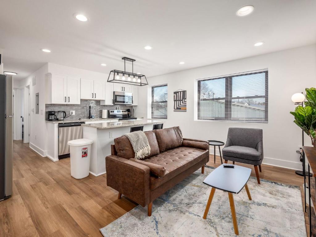 2 BR - The Penthouse - New Renovation, Columbus (updated prices 2024) - Penthouse Condos In Columbus