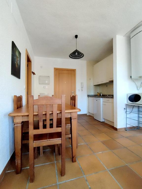 Apartamentos Arttyfal con parking y wifi by SURYNIEVE - Appartement Met Twee Slaapkamers Met Parkeren