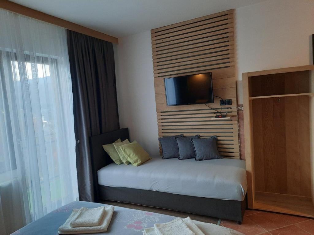 Mrdja Apartments - Studio With Terrace