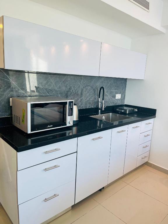 Carmel Holiday Apartments - Superior Studio