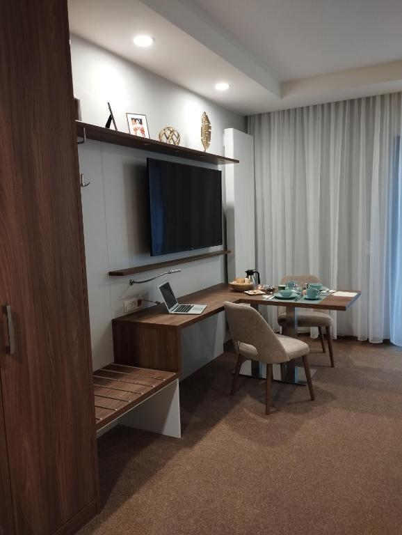 Hotel Herzog Georg - Spaziosa Camera Doppia Deluxe Con Cucina E Balcone
