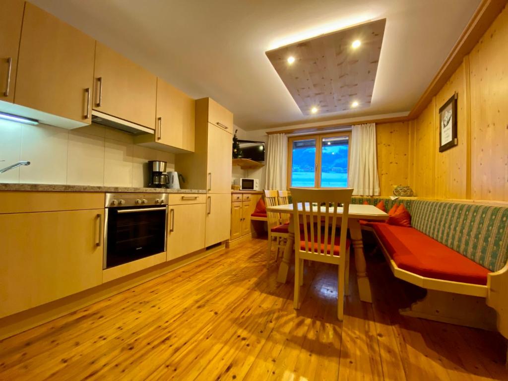 Kuchyň nebo kuchyňský kout v ubytování Ferienhaus Oberhuben