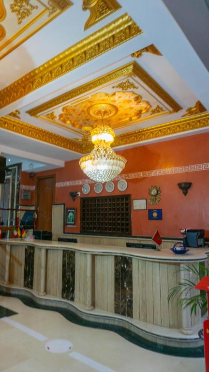 Fuajee või vastuvõtt majutusasutuses Hôtel Atenas