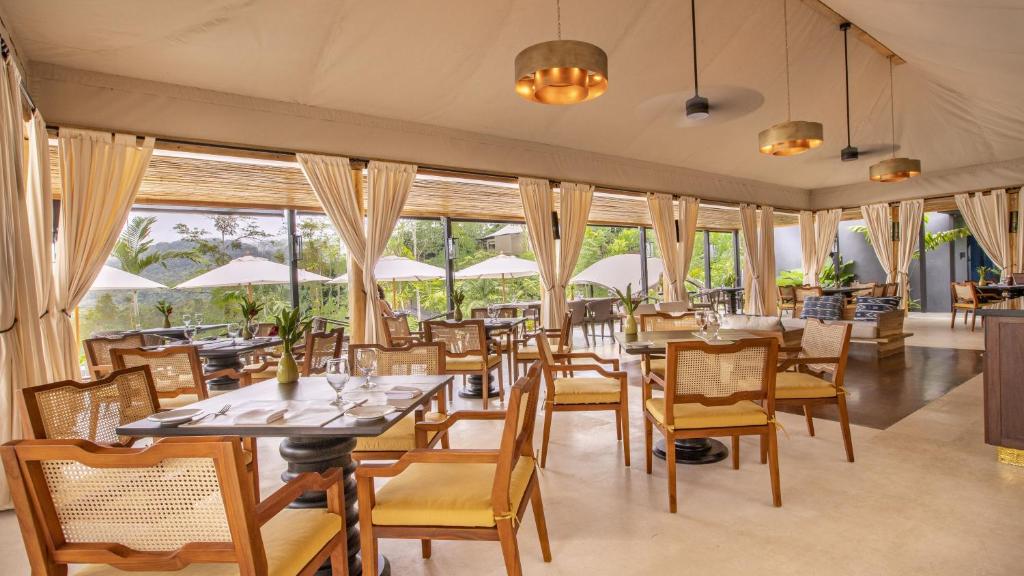 Restaurace v ubytování Nayara Tented Camp