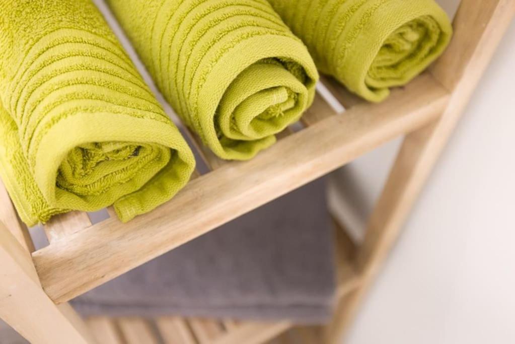 Deluxe City Apartment with balcony! Free Garage Parking included! - 1