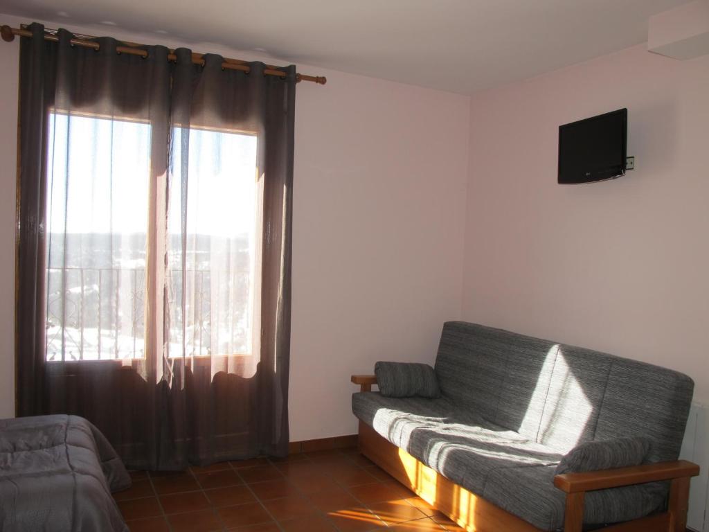 Hostal Gúdar - Classic Family Room