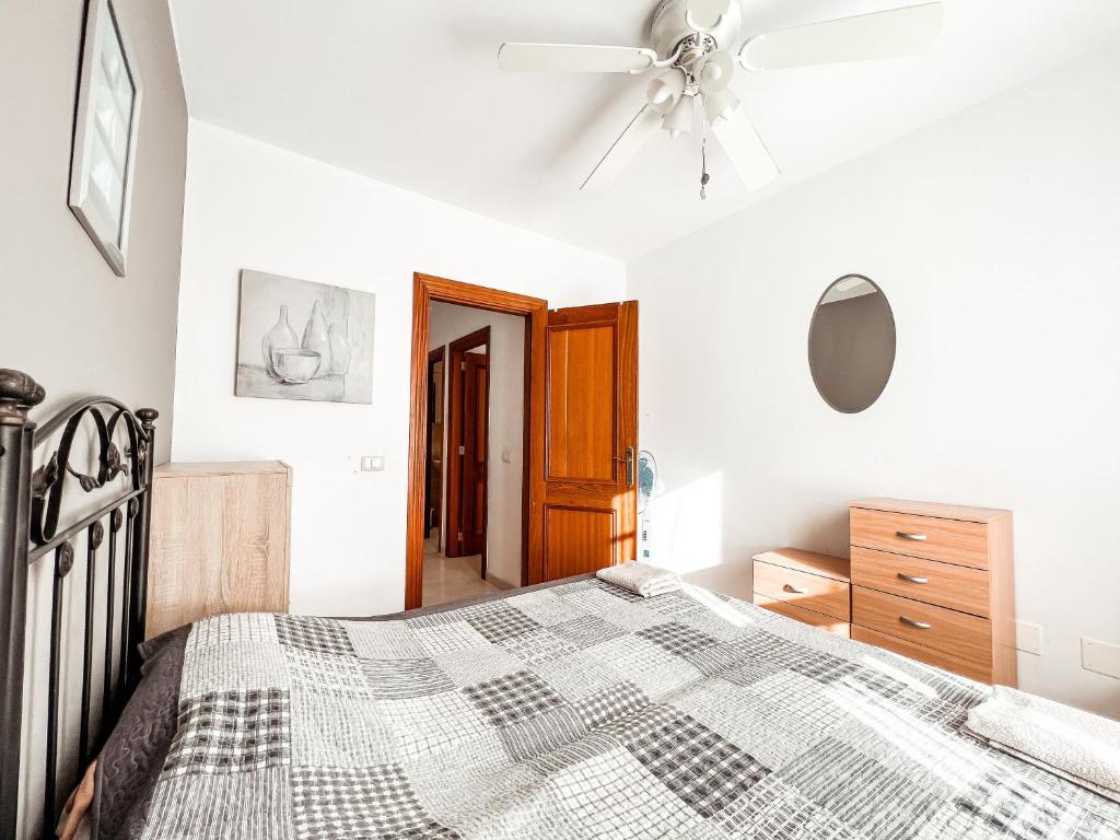 Postel nebo postele na pokoji v ubytování Townhouse with AC in Callao Salvaje, Sonia, CS148