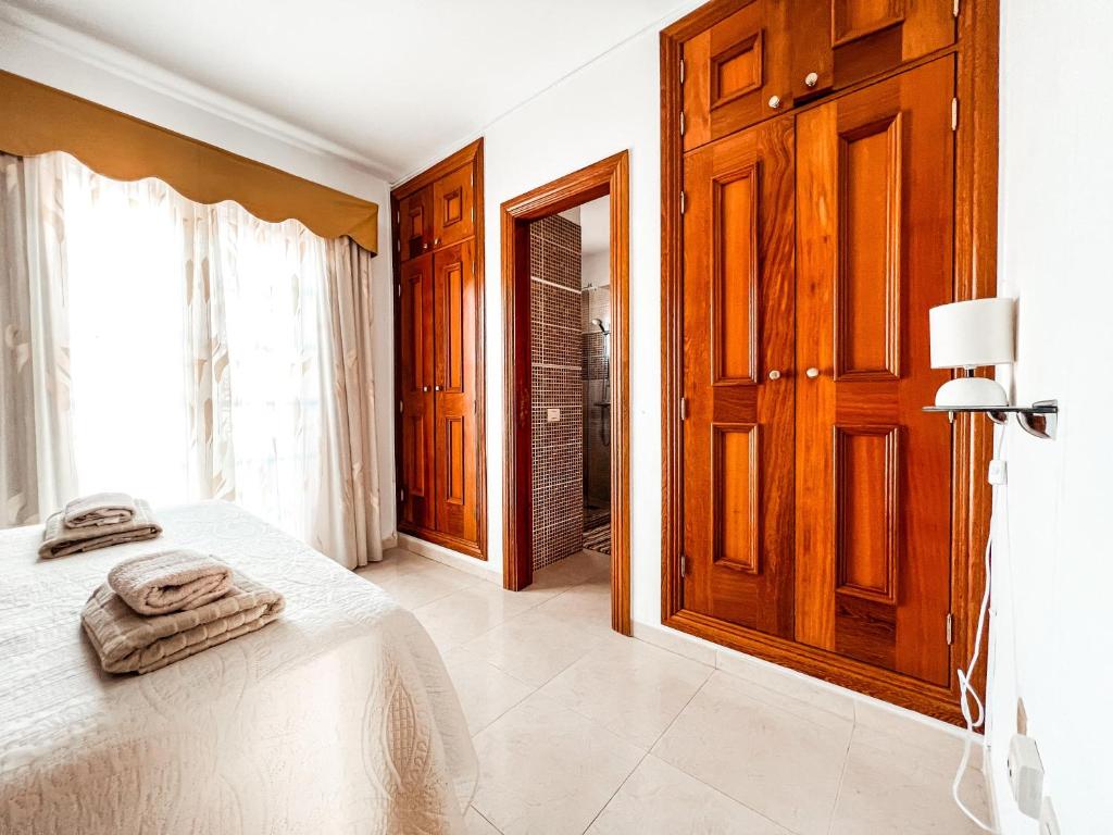 Postel nebo postele na pokoji v ubytování Townhouse with AC in Callao Salvaje, Sonia, CS148
