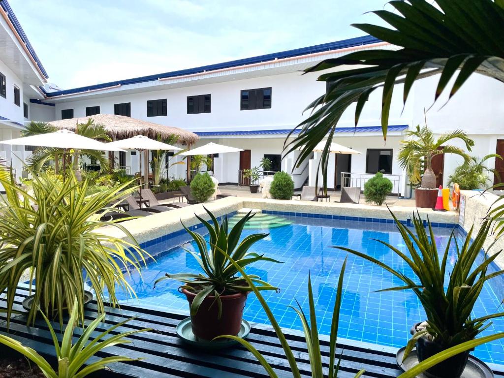 Bazén v ubytování MGH Alona Resort nebo v jeho okolí