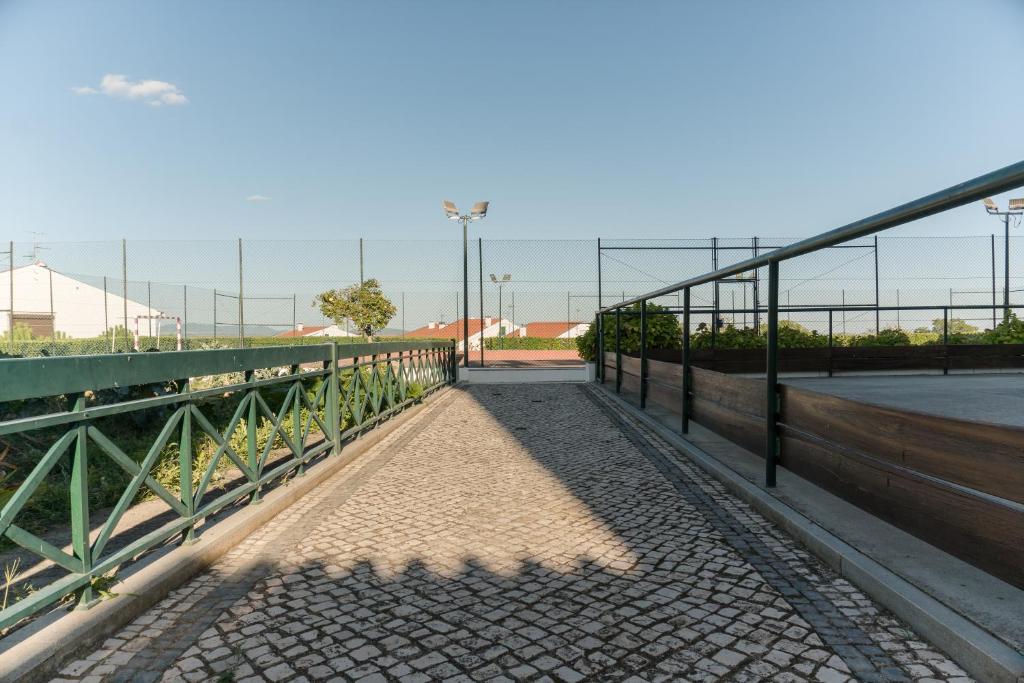 Comodidades para jogar tnis e squash em Hotel Estrela Da Idanha ou nas proximidades