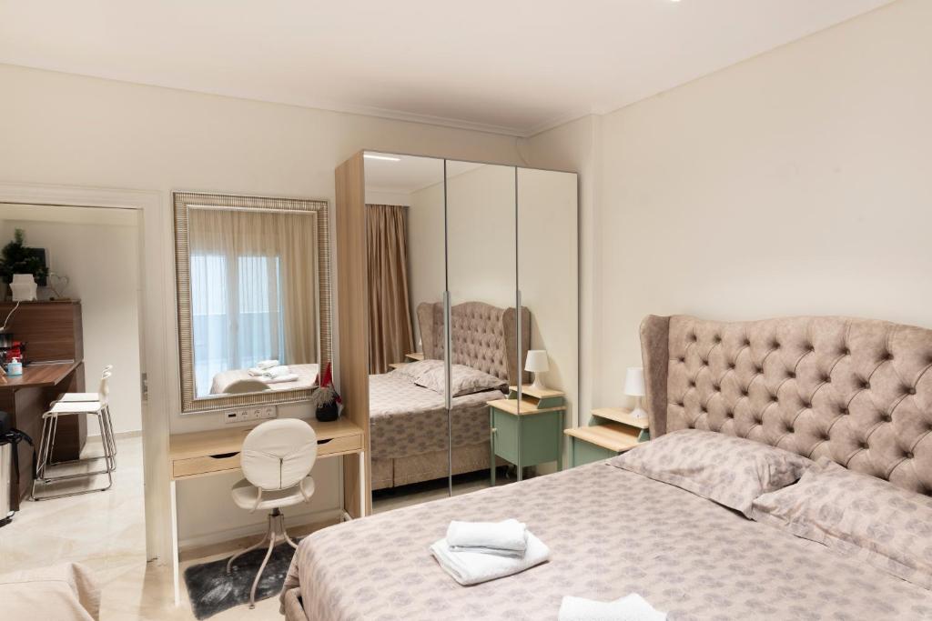 Ag.Sofias pedestrian area luxury ap. & big balcony - 2