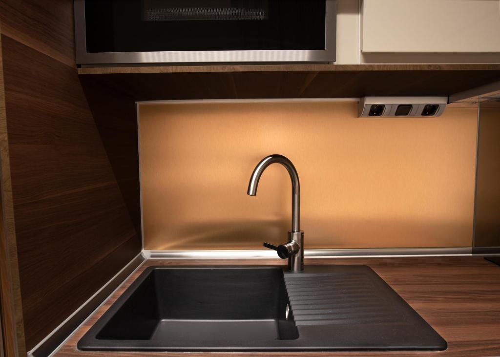 Ag.Sofias pedestrian area luxury ap. & big balcony - 12