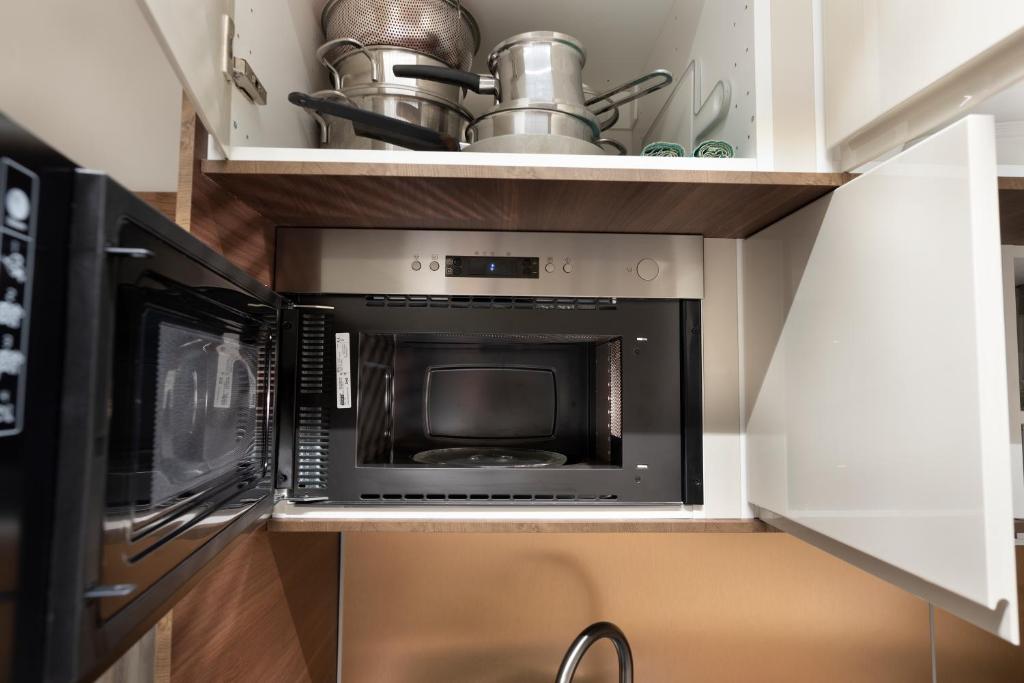 Ag.Sofias pedestrian area luxury ap. & big balcony - 13