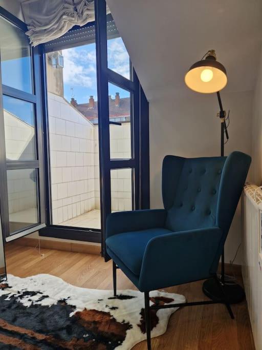 A seating area at 614A Coqueto ático