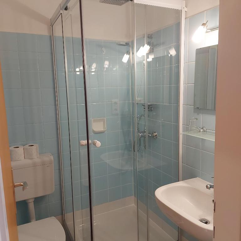 A bathroom at Haus Mundl