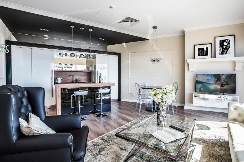 30th+ Floor Apartments in Sky Tower - 15