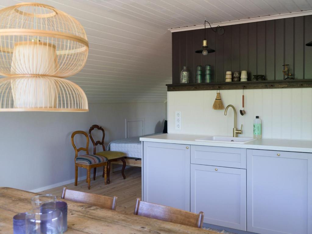 Fotografie z fotogalerie ubytování Lovely, bright apartment overlooking nature v destinaci Fiskebäckskil