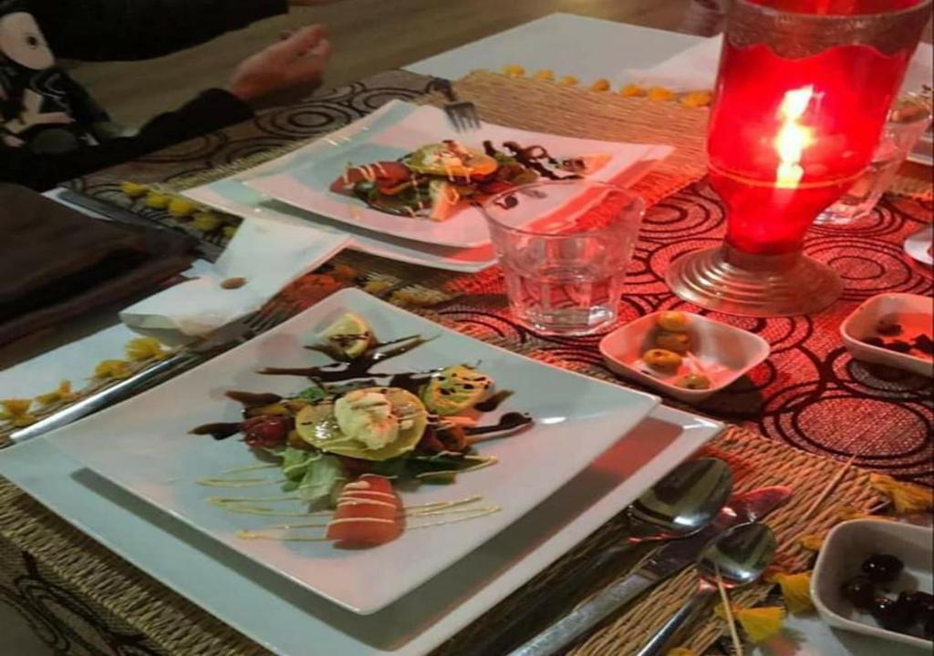 Jídlo v luxury tent nebo okolí