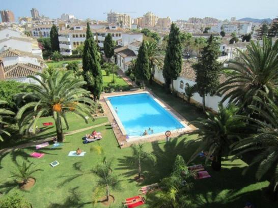 Bazén v ubytovaní Bajo,Puebla Lucia,Fuengirola alebo v jeho blízkosti
