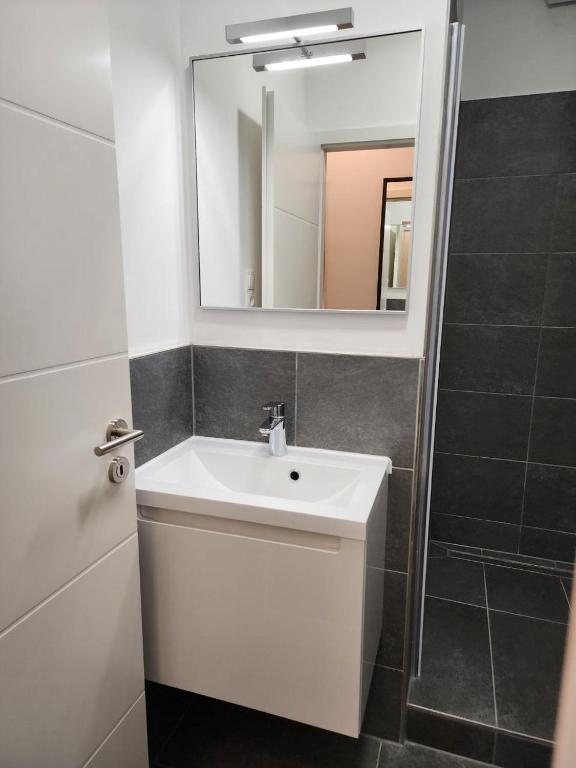 Davin City Aparments - Self-Check-In - Resim 34