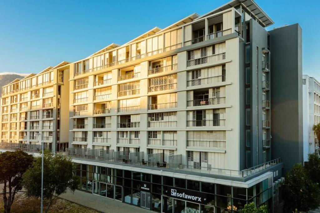 Harbour Edge 1 bedroom apartment, Cape Town (updated prices 2024)
