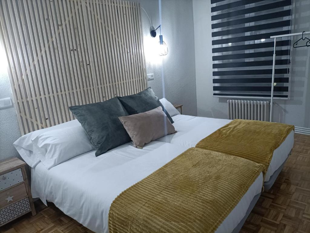 Postel nebo postele na pokoji v ubytování Luxury Family Homes M