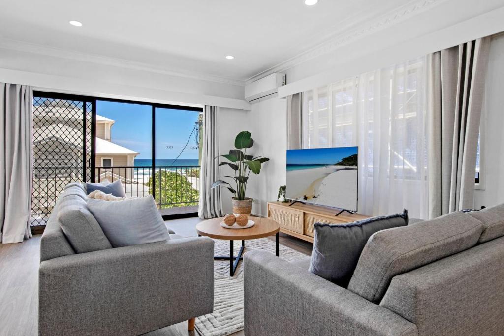 Large Home with Ocean Views on Mermaid Beach, Gold Coast (updated