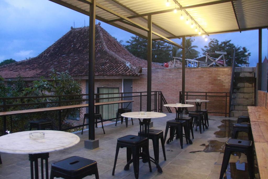 Fotografie z fotogalerie ubytování Bu Sepuh GuestHouse v destinaci Sangkanurip