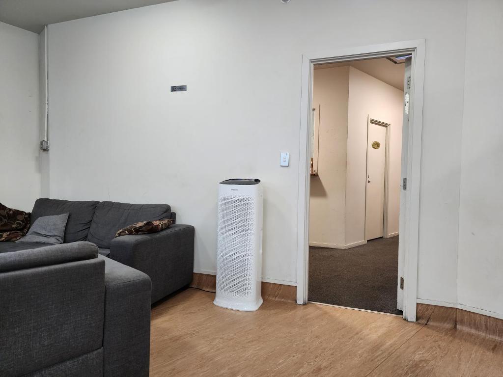Area soggiorno di Newton Lodge Auckland