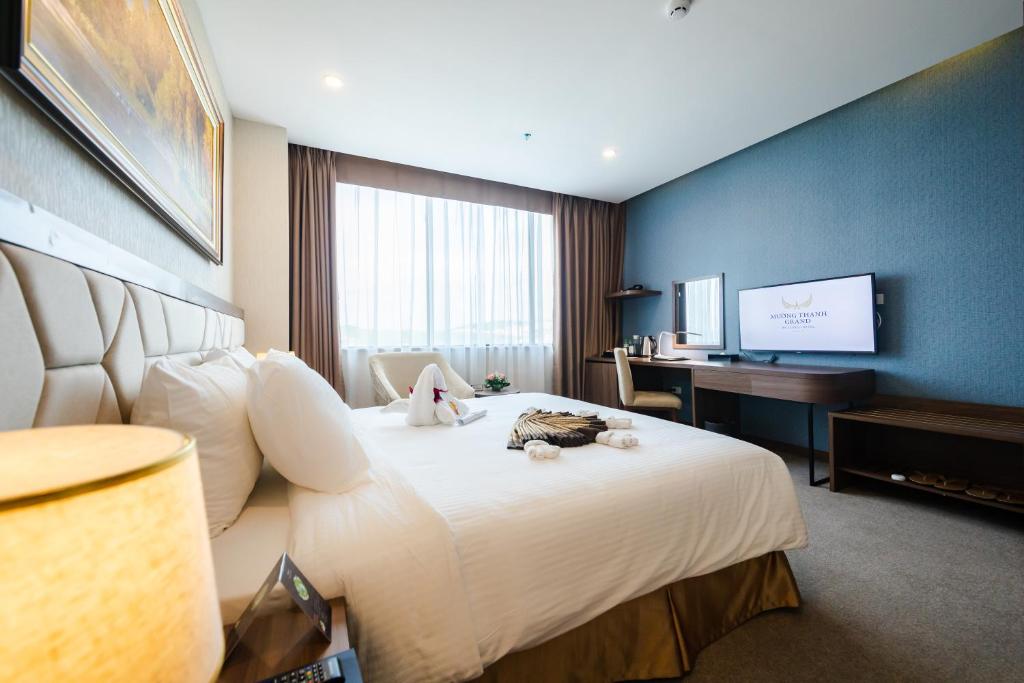 Muong Thanh Grand Ha Long Hotel - 豪华双人房