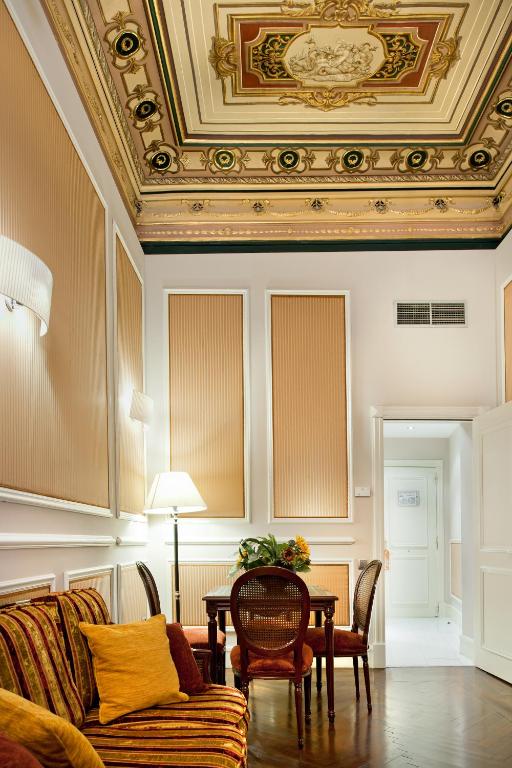 Catalonia Las Cortes - 13