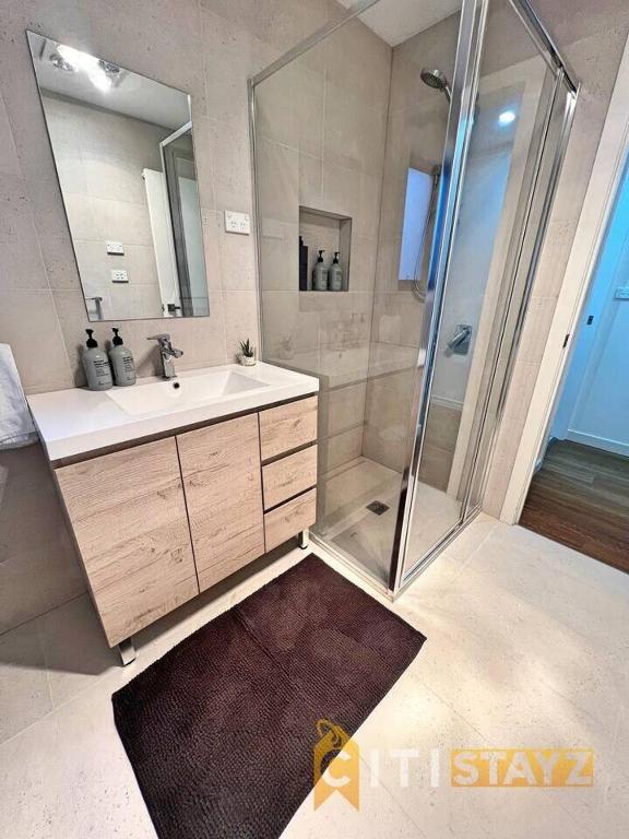 Koupelna v ubytování Lavish in Lyons - 3bd 2bth Spacious & Modern Home