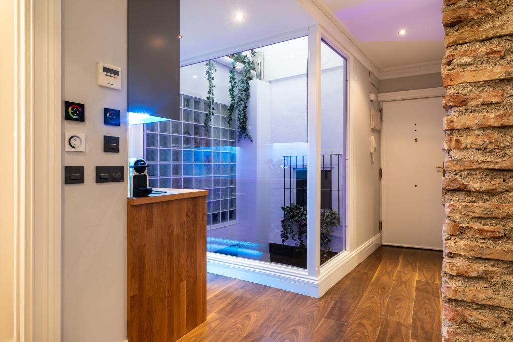 Kúpeľňa v ubytovaní weforyou 2 BEDROOMS PENTHOUSE AT MALAGA CENTER