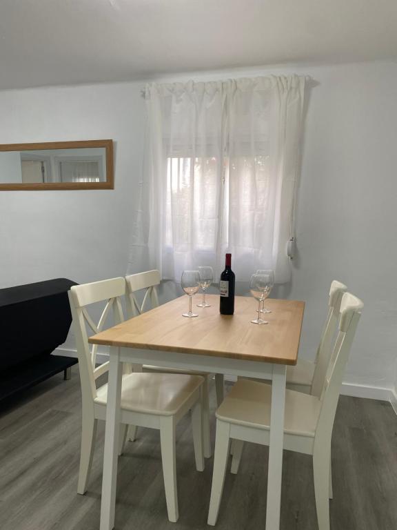 piso junto al hospital macarena - Appartement De Deux Chambres