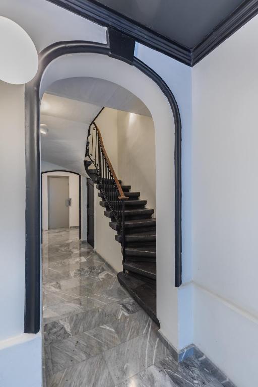 Stylish Retro Suites - 1