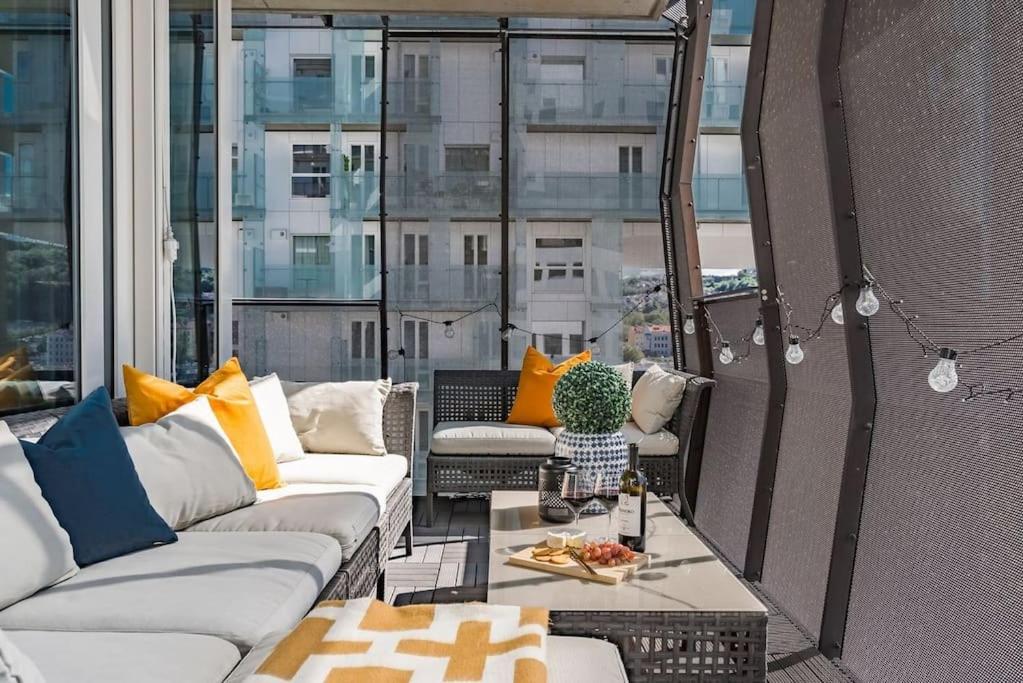 Posezení v ubytování Spacious modern 2BR apartment at Central OSLO BARCODE