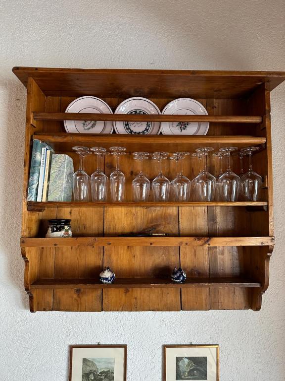 Nápoje v ubytování Dachwohnung mit Charme im Haus Luchre, Zermatt