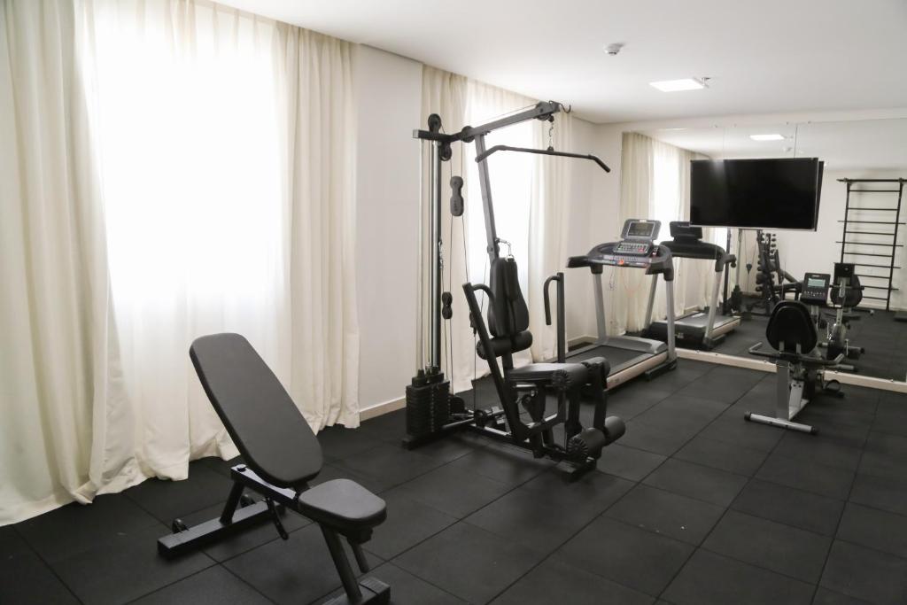 Fitness centrum a/nebo fitness zařízení v ubytování Trento Hotel Guaíra by Unna