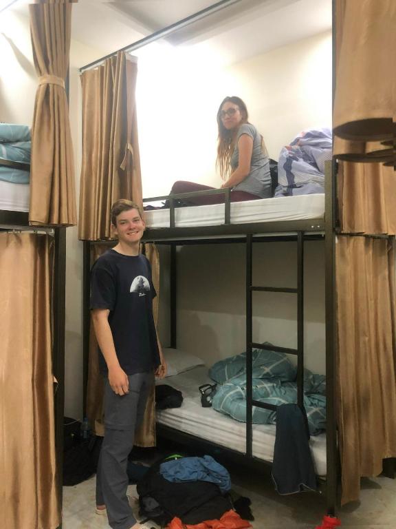 Palanda nebo palandy na pokoji v ubytování Ha Giang Ali Hostel