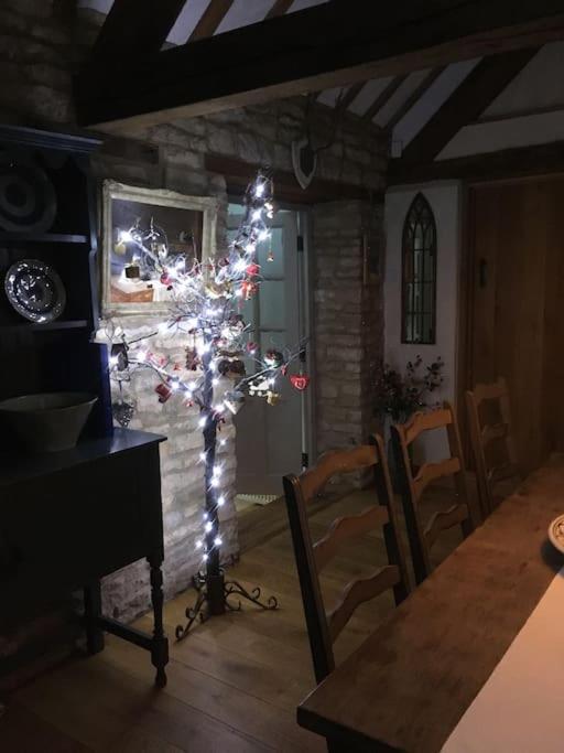 Posezení v ubytování 3 BEDROOM 5* BARN CONVERSION COTSWOLDS