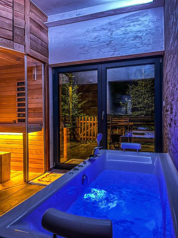 Bazén v ubytování Vila Bašić Vlašić Spa Apartman JELEN nebo v jeho okolí