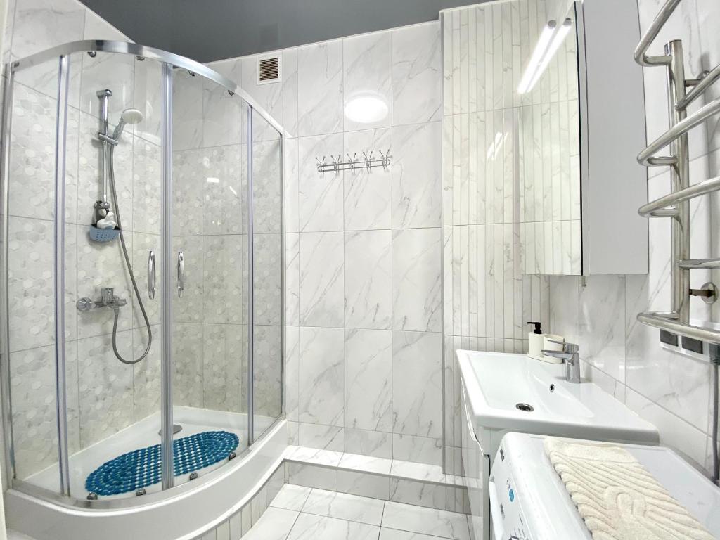 Затишна і тепла квартира, метро Лівобережна, МВЦ, Інститут Серця - Apartamento De Una Habitación