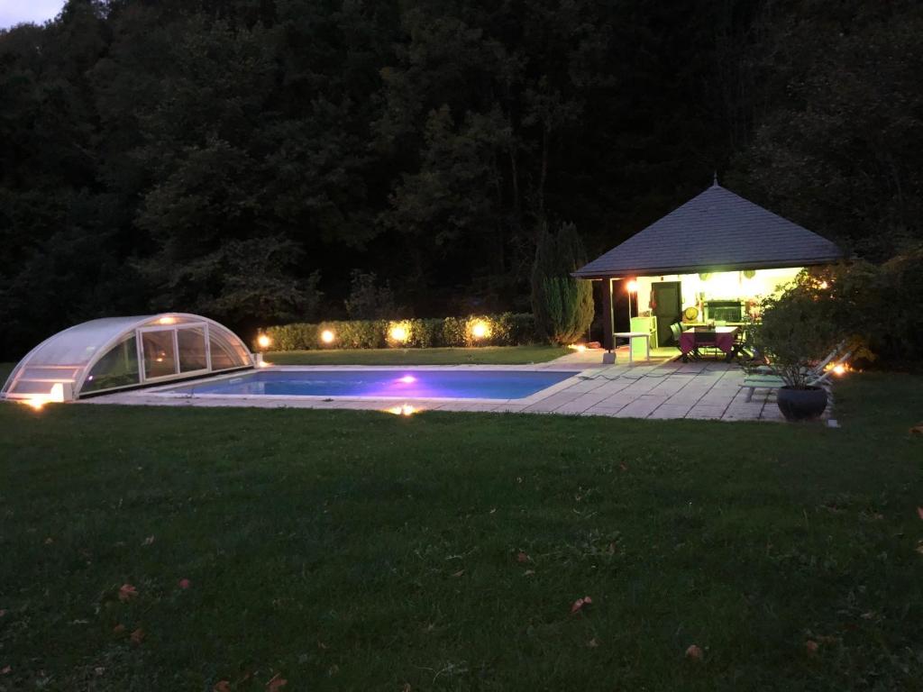 Vonkajšia záhrada v ubytovaní LE CLOS DU TULIPIER