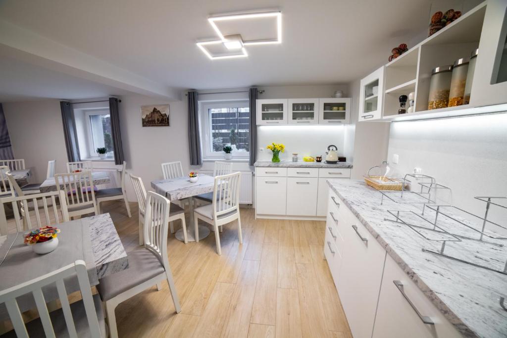 Kuchyň nebo kuchyňský kout v ubytování Apartamenty Wisła Centrum